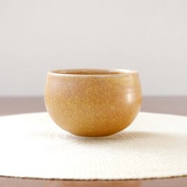山吹色のお湯のみ