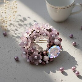 クリスタルガラスと小花のブローチ（K1236)