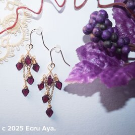 *柘榴の雫*ガーネットのしゃらしゃらピアス