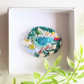 草花の刺繍ブローチ・botanical#257 | iichi 日々の暮らしを心地よく