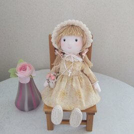 女の子ドール(黄色花模様のワンピ)