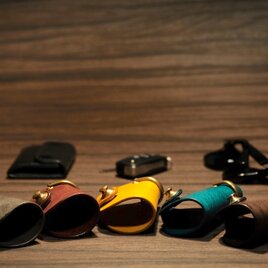 送料無料　受注製作　ドイツホックのキーケース　イタリアンレザー　マルゴー　真鍮金具(生地、シルバー)