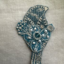 ハンドメイド♡メガネケース♡金沢リネン花の実刺繍生成り