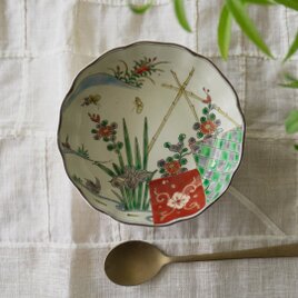 菖蒲の花咲く輪花なます皿