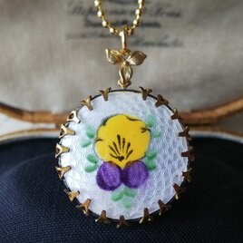 ヴィンテージ　パンジー／エナメルギロッシュ　可憐なネックレス