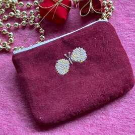 手刺繍のファスナーポーチ（蝶々）