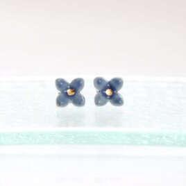 金彩の陶ピアス・イヤリング　ネイビーフラワー