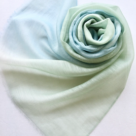 さらウール＊WOOLSILK＊水色×裏葉柳色＊手染ウールシルクストール