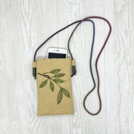 手刺繍スマホショルダー シャクトリムシ