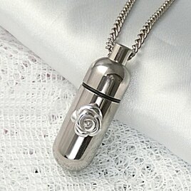 純チタン製：遺骨入れペンダント・ホワイトローズ（手元供養）　（内部に硬質ガラス容器付） 　　『日本製』一生もの。