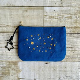 大人かわいい冬の星空⭐︎手刺繍フラットポーチ　国産帆布　星　小物入れ　クリスマス　ギフト