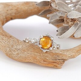 ～翳りゆく光を飾る～　オレンジカイヤナイトの粒飾りリング　13号　天然石アクセサリー　一点物　macari