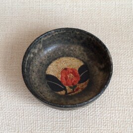 浅鉢（金銀彩紅椿d）