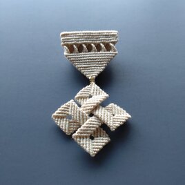 「ブローチメダル」（生成）