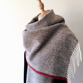 北欧手織り｜ぬくもりを纏う ヤクとラムウールのヘリンボーンマフラー（ライトブラウン）【受注制作】