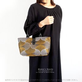 《フランス 大人 モード》おしゃれな ジャガード織 ゴールド 幾何学模様 黒 金 小柄 革 トート 手提げ バック