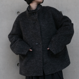 熟練の技が光る、総手縫いウールハイネックコート　ウールコート　251131-1