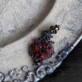 真夜中のザクロ ［ピンブローチ］