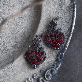 真夜中のザクロ ［耳飾り］