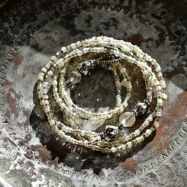 オーロラチェコビーズとカレンシルバー、グーズベリー、フランス、イタリアヴィンテージビーズの２連ネックレス