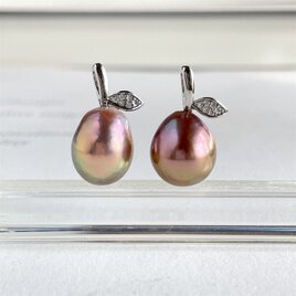 ラ・フランスな形　淡水パール マルチゴールド　シルバーリーフのフルーツ型ペンダント