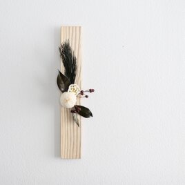 ＜お正月＞　Wall flower 2　　　木の壁掛け一輪挿し