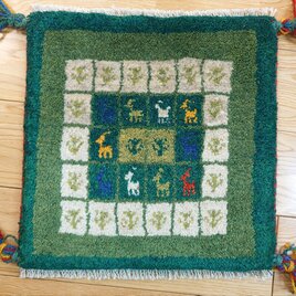 ペルシャ　ギャッベ　ミニマット　ラグ　横38.5x38cm　緑色　黄緑色　白のパネル　ヤギ　羊　Z2376