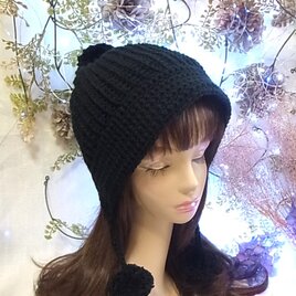 ニット帽子 ニットキャップ　ブラック ポンポン 小顔効果　