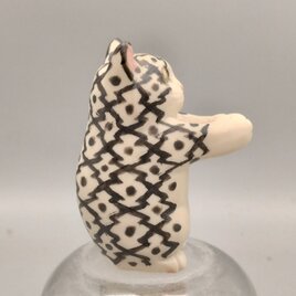 一輪ねこ　菱模様