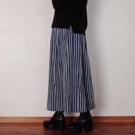 ブルキナファソ　ダフィン族の伝統藍染スカート