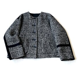 ループファンシー ワイドヘリングボーン ツイード＆プチブークレー・ノーカラーショートコート