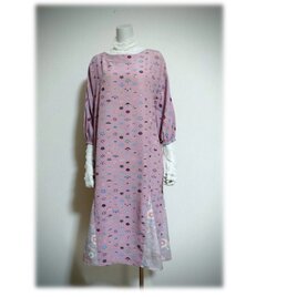 481　1点物　マーメイドワンピーㇲ　着物リメイク　訳アリ価格　シルク　ピンク系　お出かけ　体系カバー　サッシュベルト付き