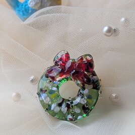 クリスマスリースのブローチ