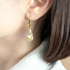 SUS316ピアス[Crystal shine/Gold]サージカルステンレス 雫 ペアシェイプ クリスタルガラス 金アレ