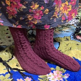 手編み　アラン模様　北欧風 ニット靴下　ボルドー　ウール100％　レディース 冬ギフト