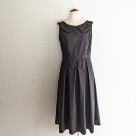 『新作』フラットカラーのフォーマルワンピース　オケージョン　パーティードレス　ブラック　黒　コットン