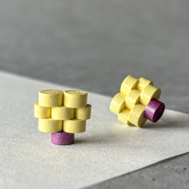 大人の差し色｜レーズンパープル×イエロー 2トーンピアス（イヤリング）｜軽い 1g以下・和モダン・個性派