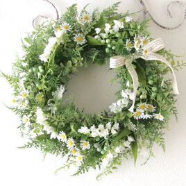 爽やかなスズランのナチュラルリース