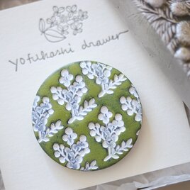 : : : 陶土の草花ブローチ : : : 1418（ヘアゴム変更可）
