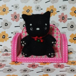 黒猫のフェルトぬいぐるみとソファセット