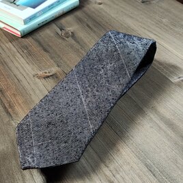 黒と灰紫の影彩