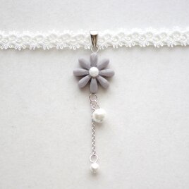 【受注製作】レジンアート　お花とタティングレースとサテンリボンのチョーカー〈冬の化身〉