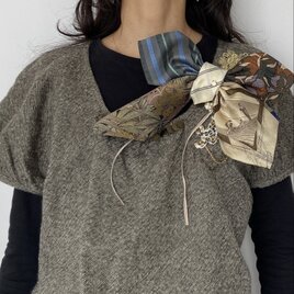 【1点もの】ネクタイリメイクコサージュ＊ベージュ系