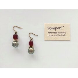 ミニオーナメントのピアス