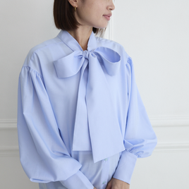 式典〜普段着も◎　前後2Way ふんわりボウタイ ブラウス シワになりにくい ライトブルー 0453L.BL