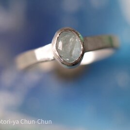 【ベリル系の激レア】特注カット　アフガニスタン産　非加熱ボロビエバイト・シルバーリング【雪氷】