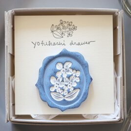 : : : 陶土の草花ブローチ : : : 1424