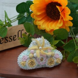 立体刺繍・雲形ヘアクリップ｜一点物｜やさしい色合い