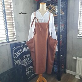 【背中がかわいい】マキシ：エプロンドレス：ブラウン【1029】