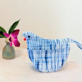 藍染め養老絞りの鳥さん鍋つかみ～にじみ(ぼかし)のある線のデザイン